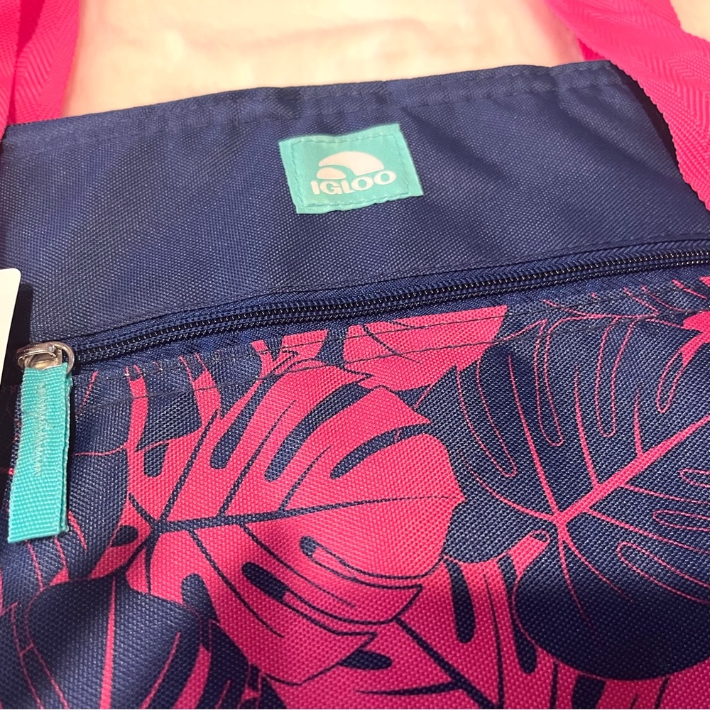 Igloo leaf print Cooler Bag - Picture 3 of 6